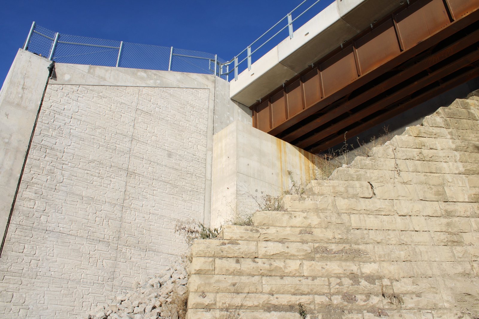 Modified west abutment