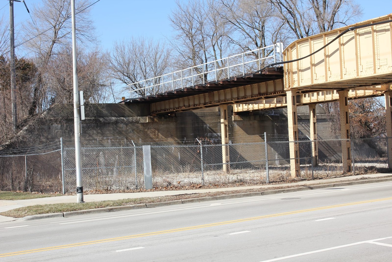 CTA Yellow Line - Dodge Avenue Bridge
