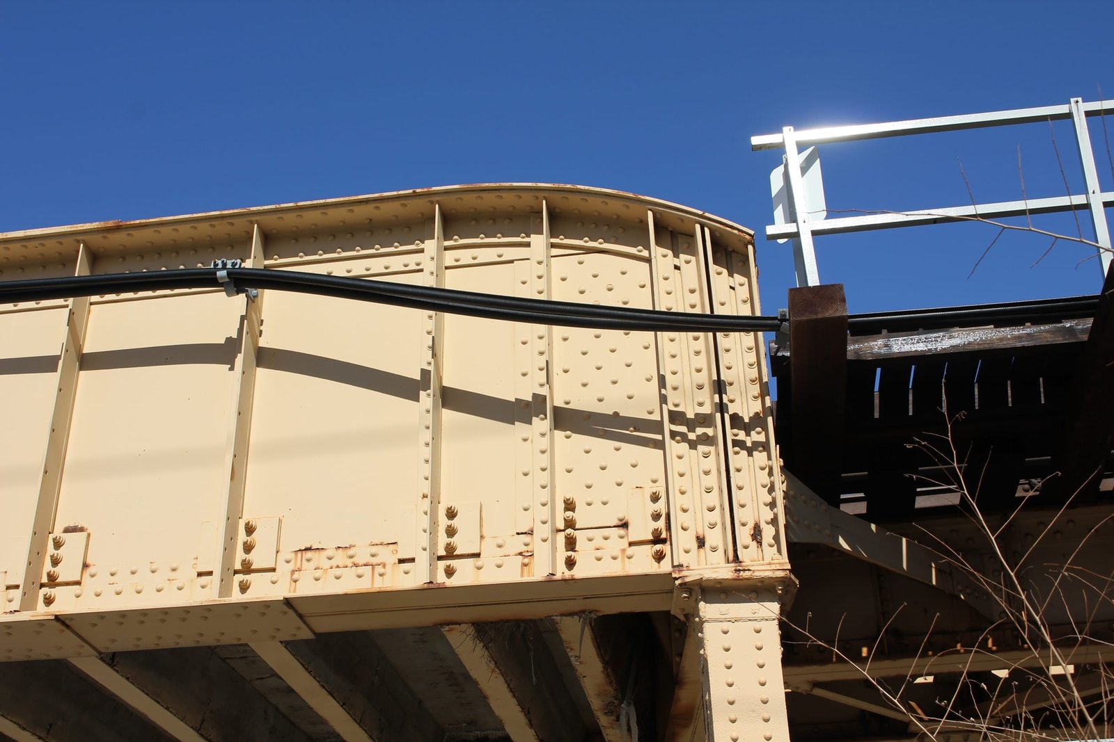 CTA Yellow Line - Dodge Avenue Bridge