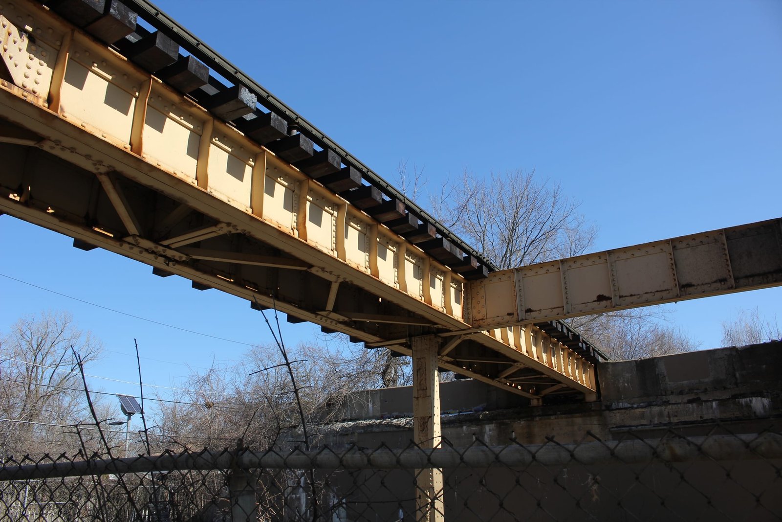 CTA Yellow Line - Dodge Avenue Bridge